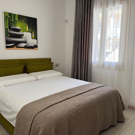 De Luxe Apartments Eden Sirmione Esterno foto