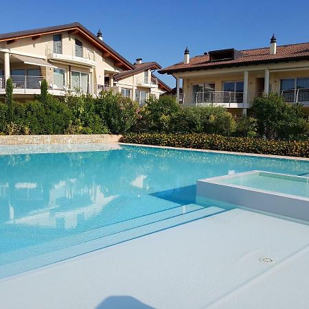 De Luxe Apartments Eden Sirmione Esterno foto