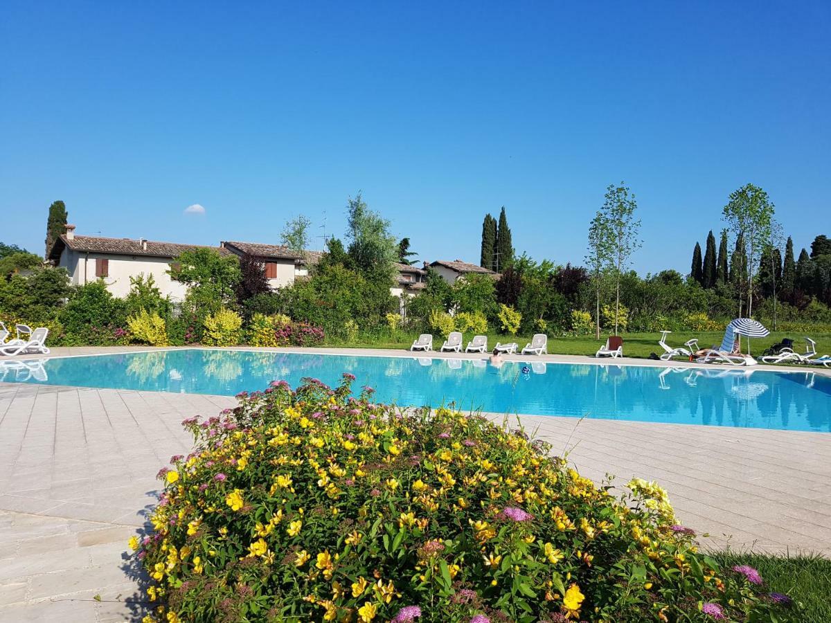 De Luxe Apartments Eden Sirmione Esterno foto
