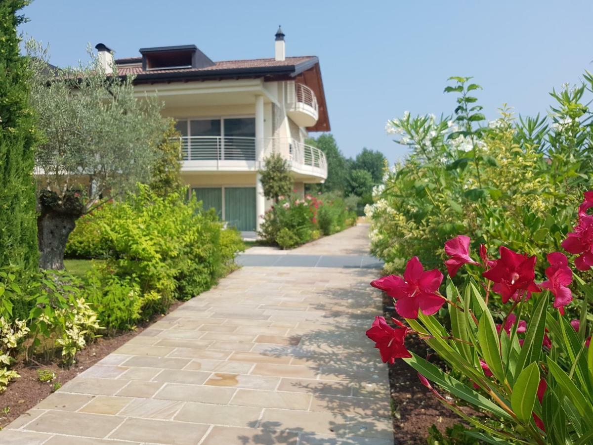 De Luxe Apartments Eden Sirmione Esterno foto